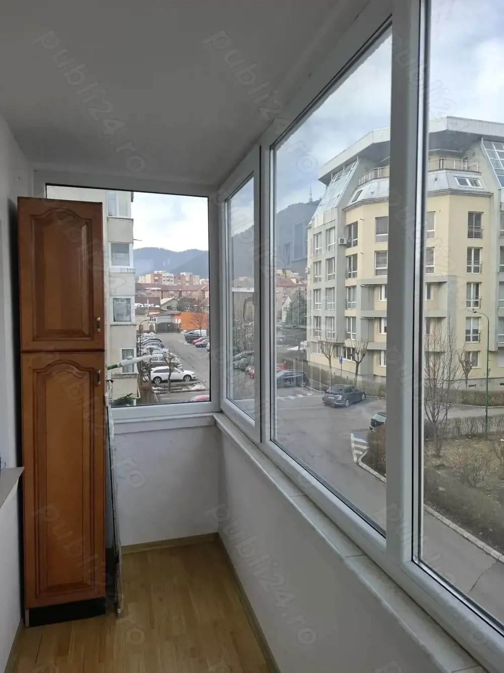 Apartament decomandat, 3 camere, vizavi Magnolia Racadau
