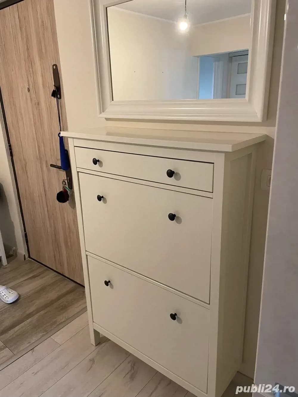 Apartament NEMOBILAT de inchiriat