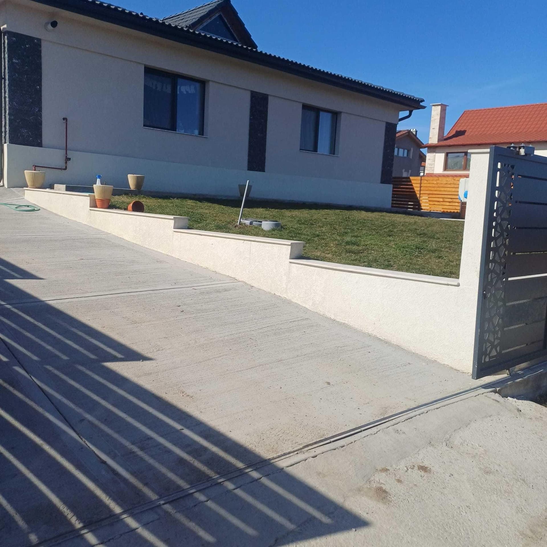 Vand casă la cheie în Corușu