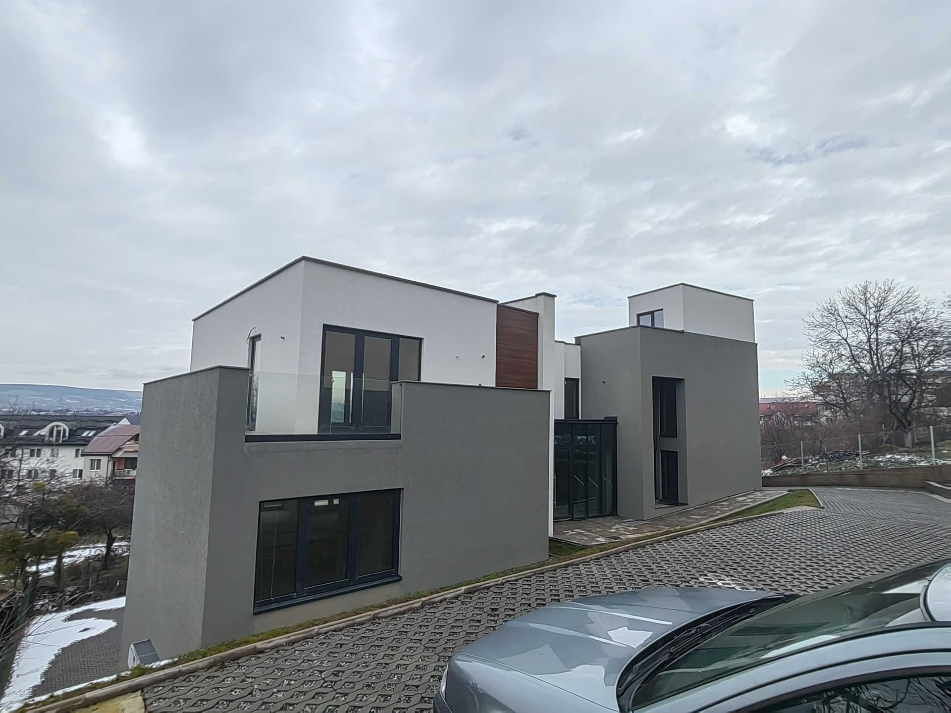 Doua clădiri noi, împreună sau separat - imagine 1