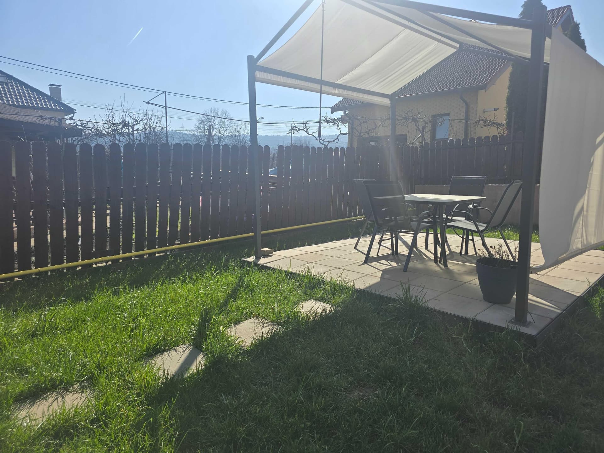 PF inchiriez casa familiala 140.m2. curte 350 zona Buna Ziua