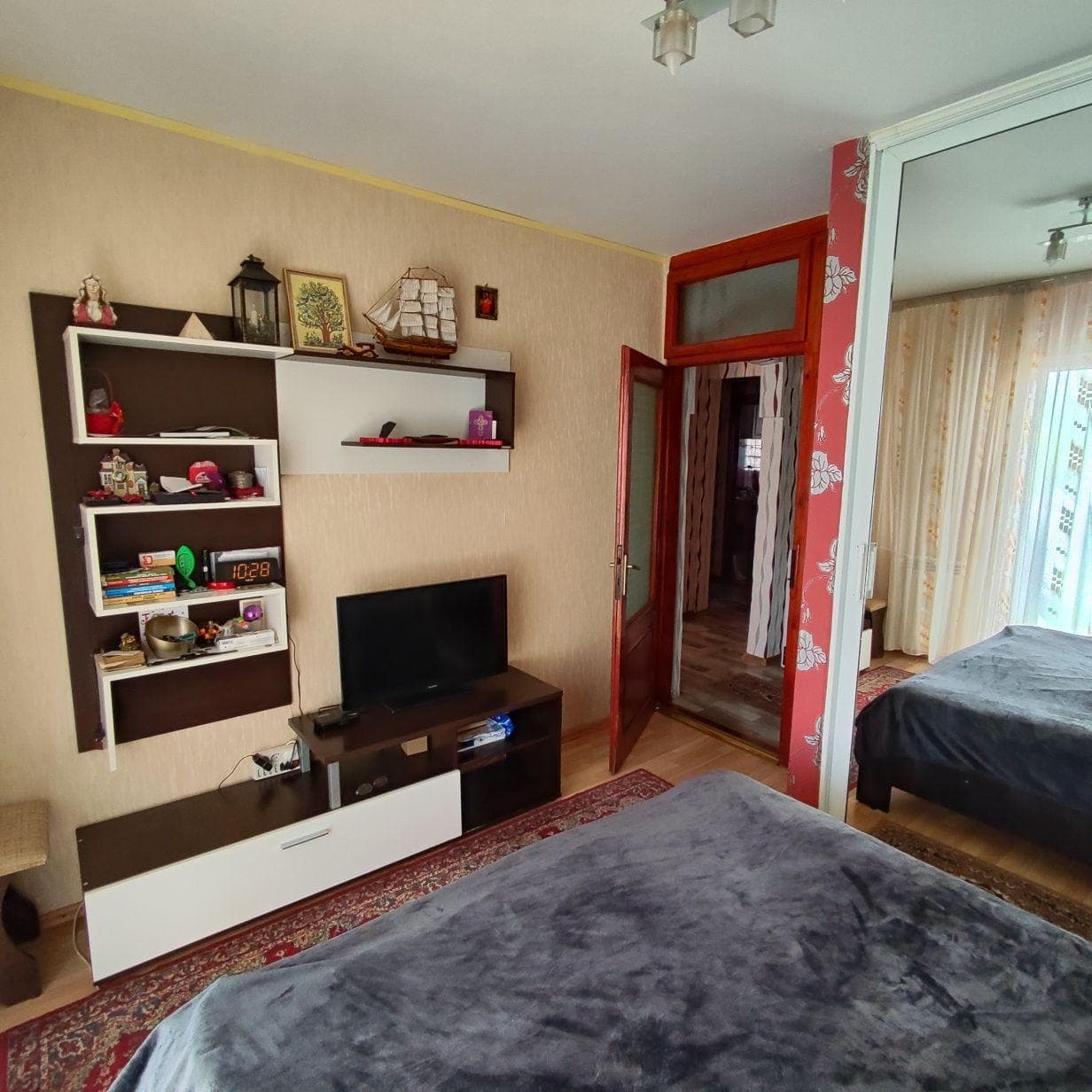 Apartament 4 camere - imagine 1