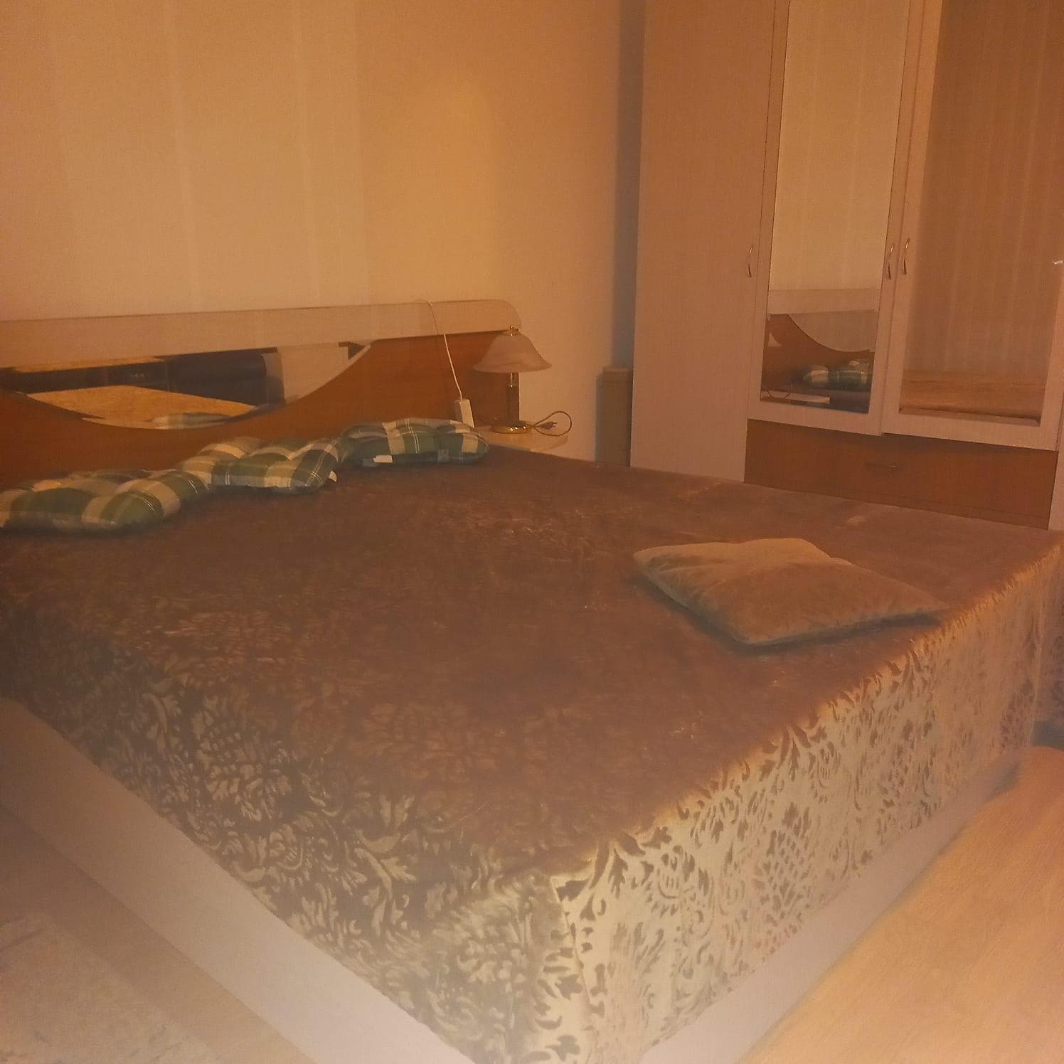 Garsoniera cu boxa  zona Stadion Primăverii