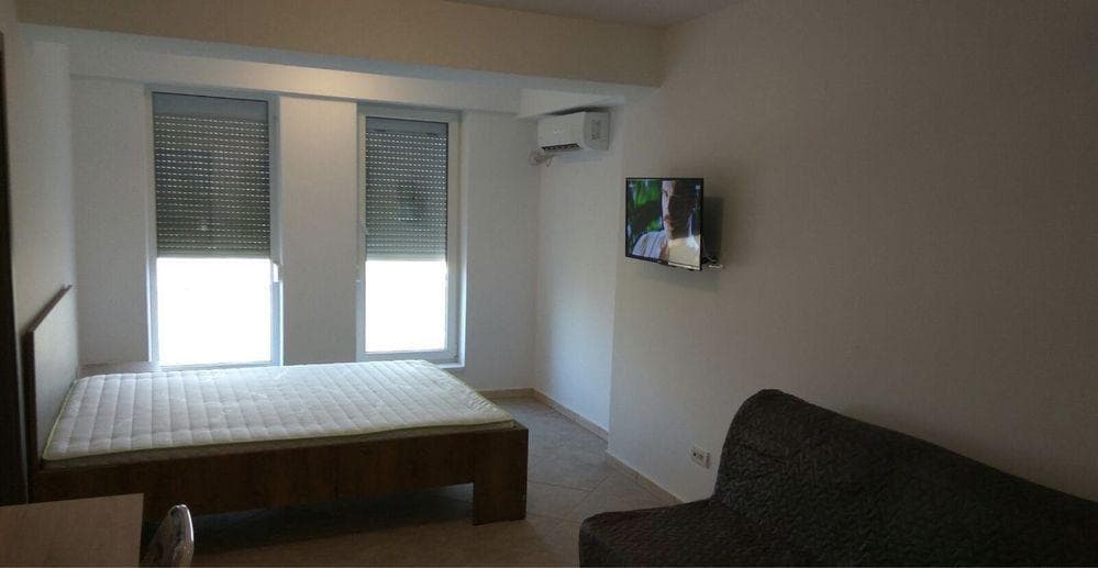 Inchiriez garsoniera Vivo mall direct proprietar