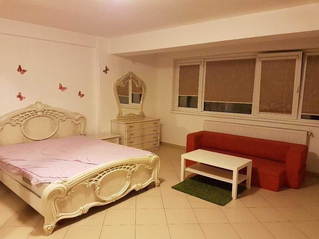 Studio Constanta vis a vis Vivo