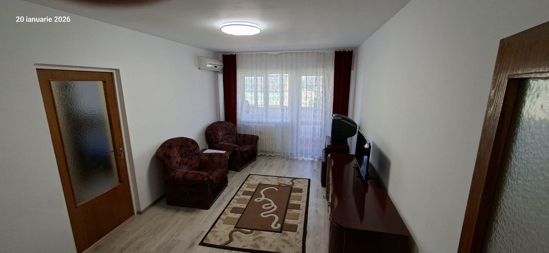 Închiriez apartament cu doua camere în centru