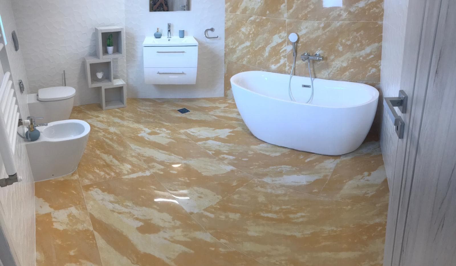 Proprietar vand penthouse   super finisat și utilat  zona Platinia. - imagine 6