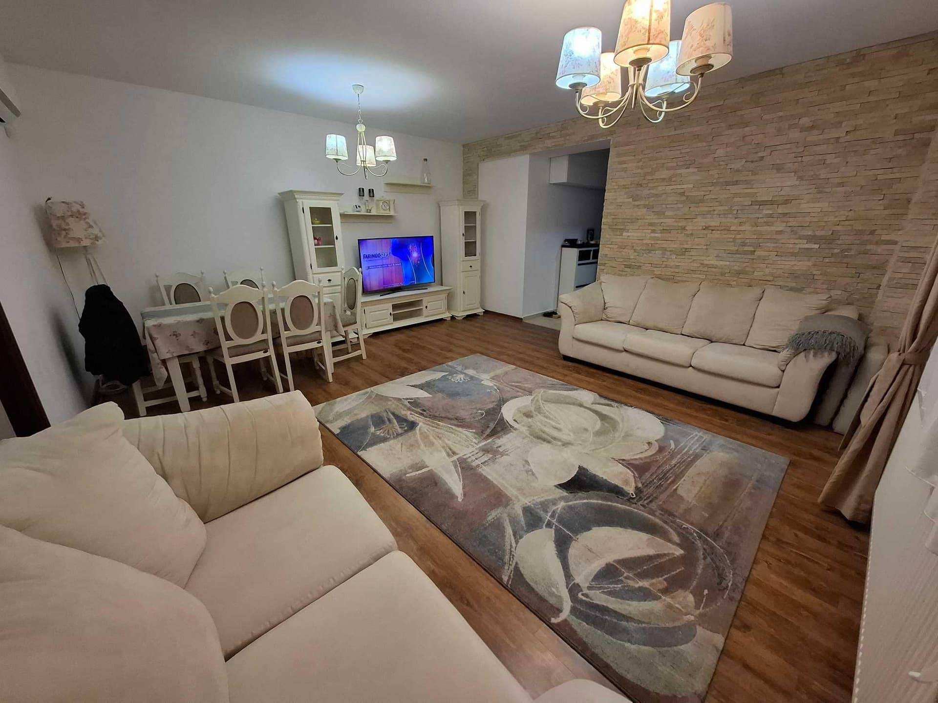 Tomis plus, curte proprie, mobilat și utilat, foișor, loc de parcare.