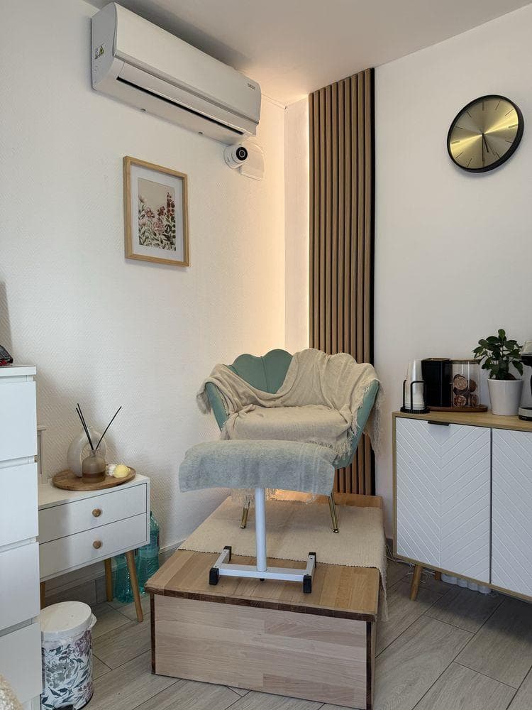 Inchiriez scaun pedichiura