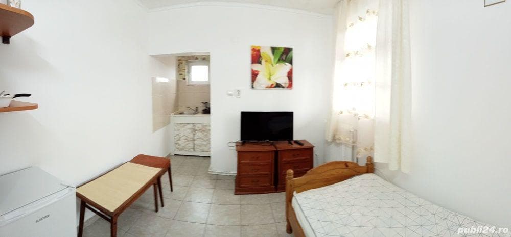 Închiriez cameră în vilă - imagine 1