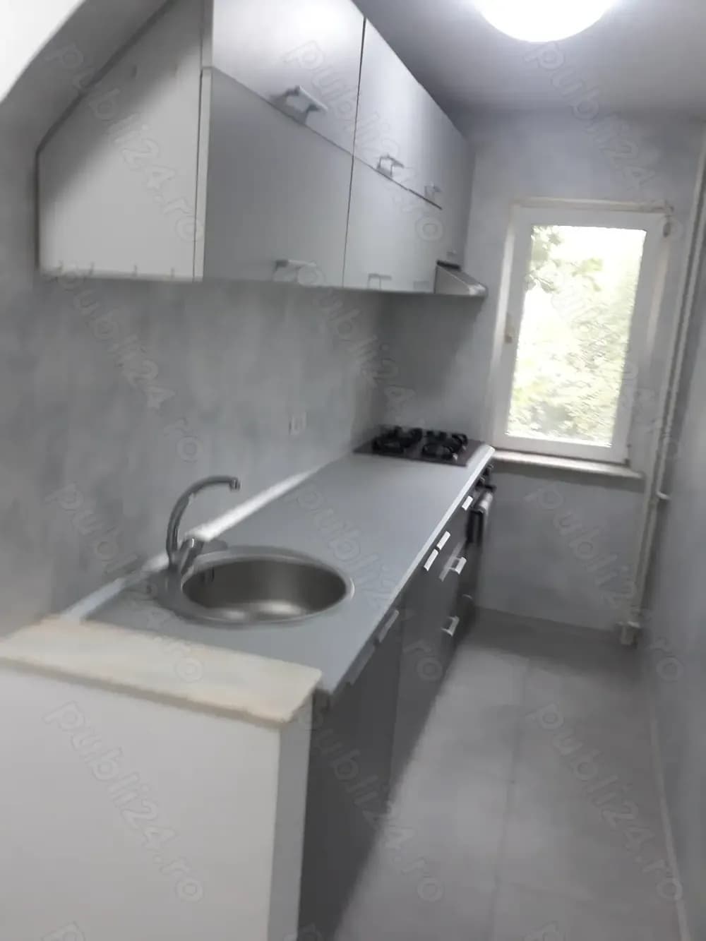 Inchiriez apartament