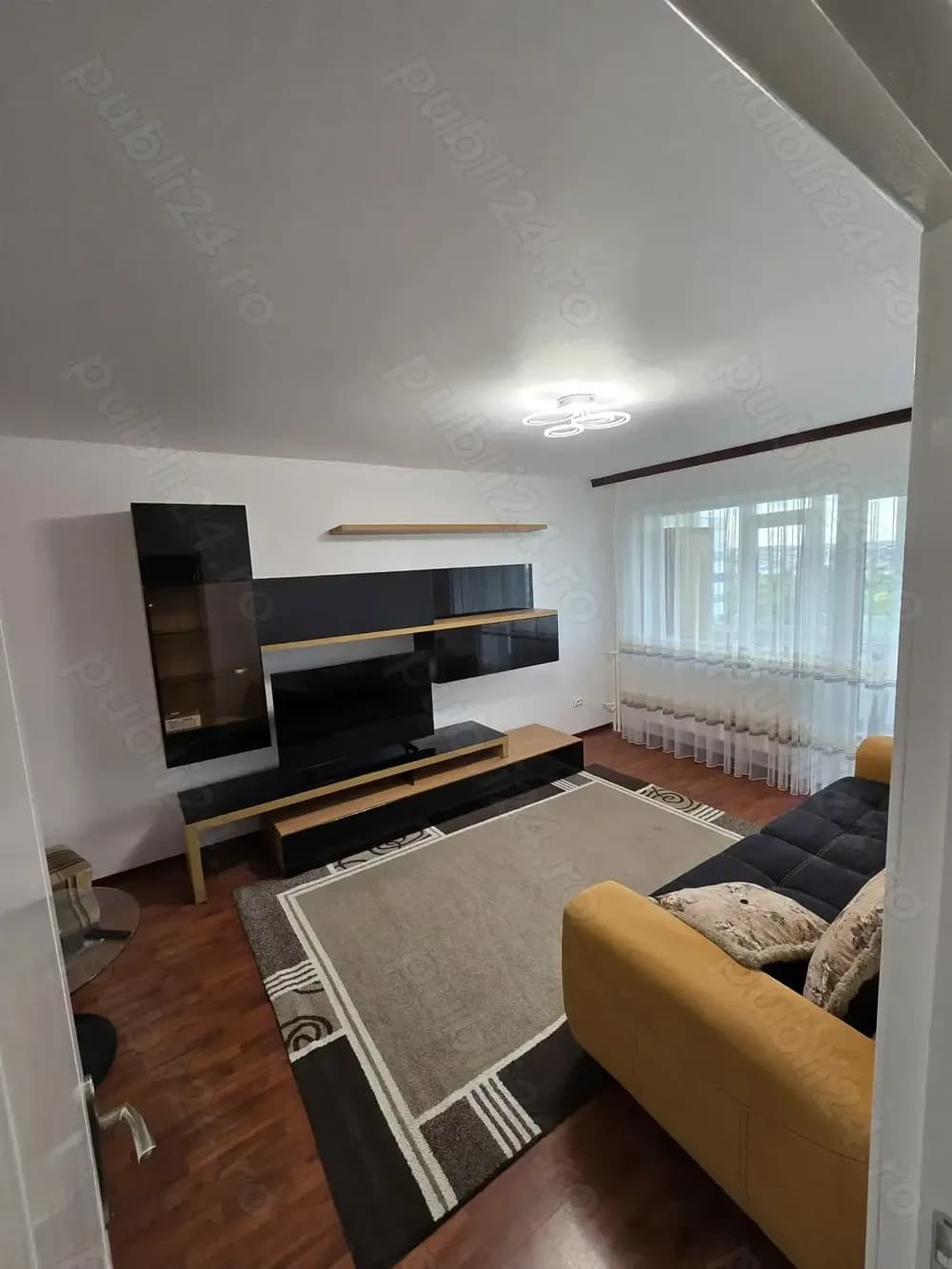 Inchiriez apartament 2 camere Tomis Nord(Rovere)