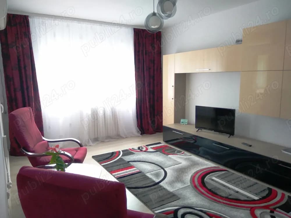 Inchiriez apartament 2 4 decomandat zona Capitol