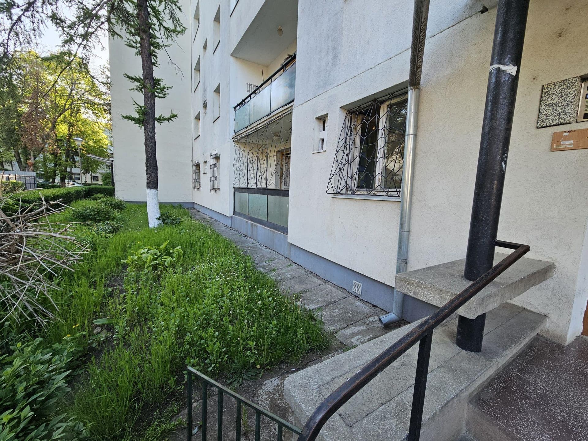 Apartament cu 3 camere in cartierul Ghoergheni - imagine 1