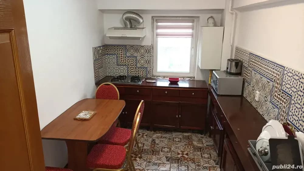 Inchiriez apartament