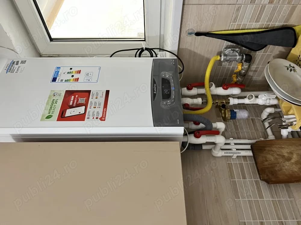 Proprietar închiriez apartament 2 camere decomandat zona Tomis nord