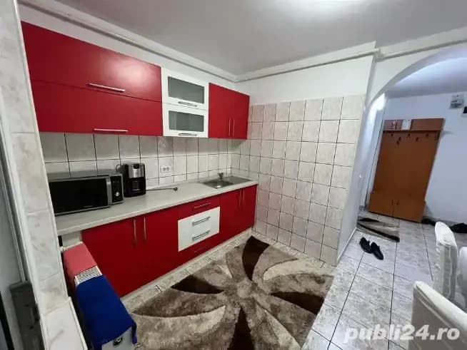 inchiriez apart 3 camere