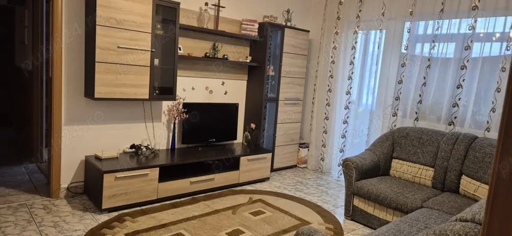 Inchiriez apartament 4 camere in zona Tomis Nord langa Universitatea Ovidius .Termen lung - imagine 1