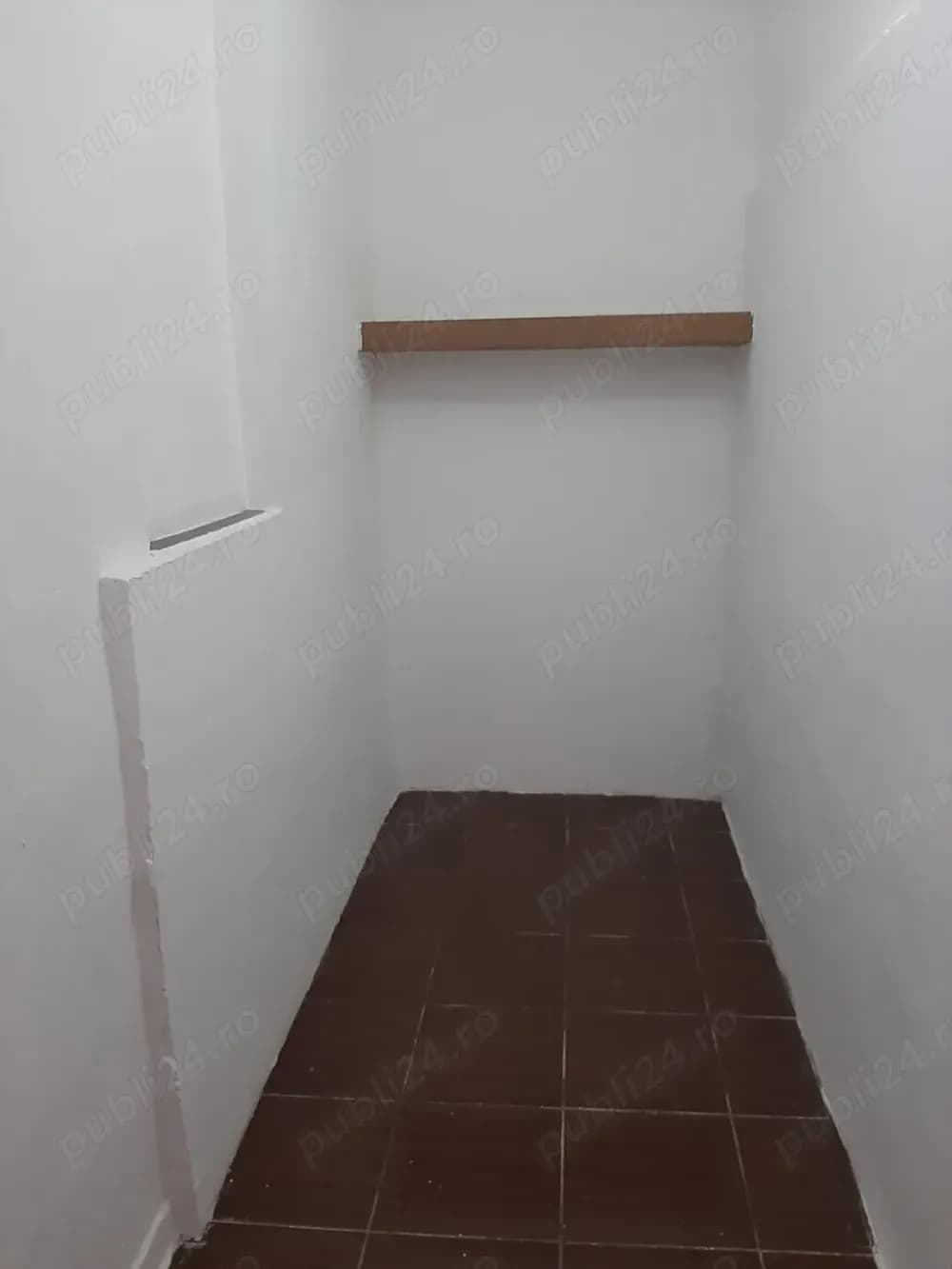 De vanzare garsoniera zona Far - 1 Mai vechi - imagine 1