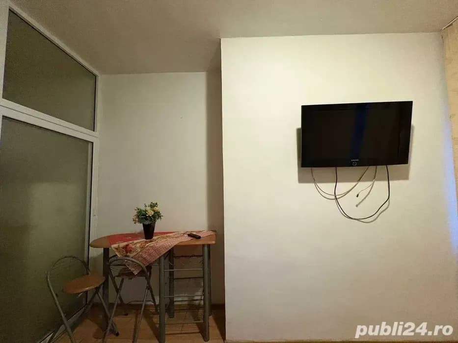 Vând garsonieră spatioasa în zona CET, Constanța   proprietar