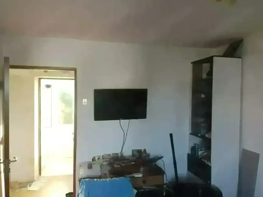 Vand apartament 2 camere decomandat zona Ciresica Constanța - imagine 1
