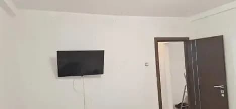 Vând apartament central, complet renovat cu centrală proprie