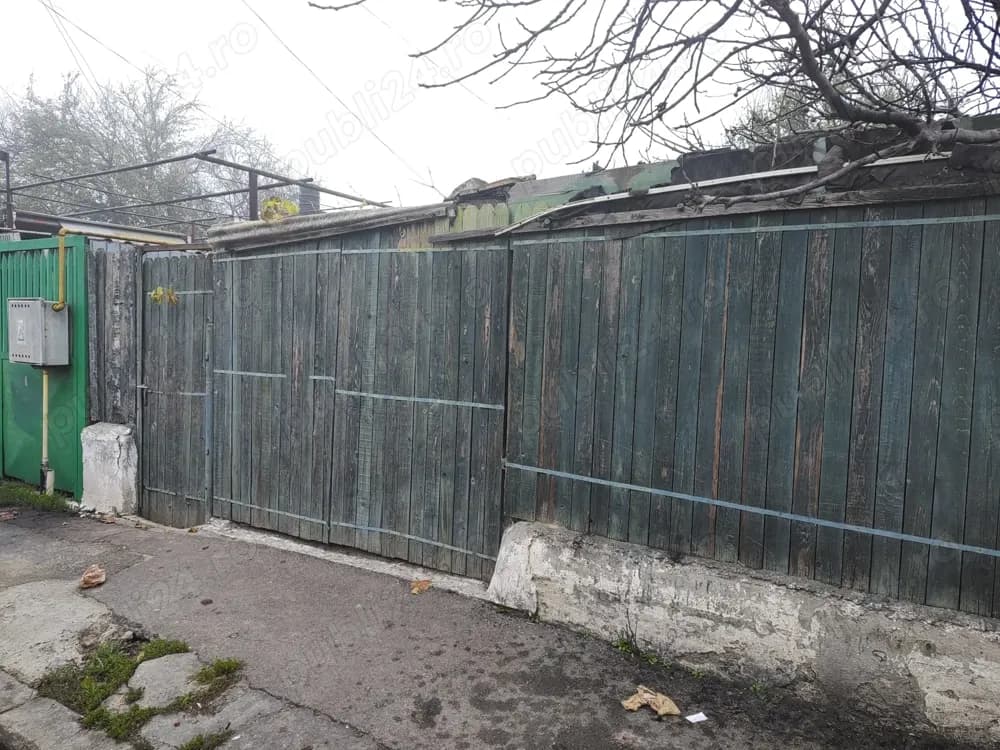 Casă bătrânească + teren 207 mp în Medeea   zonă liniștită   proprietar