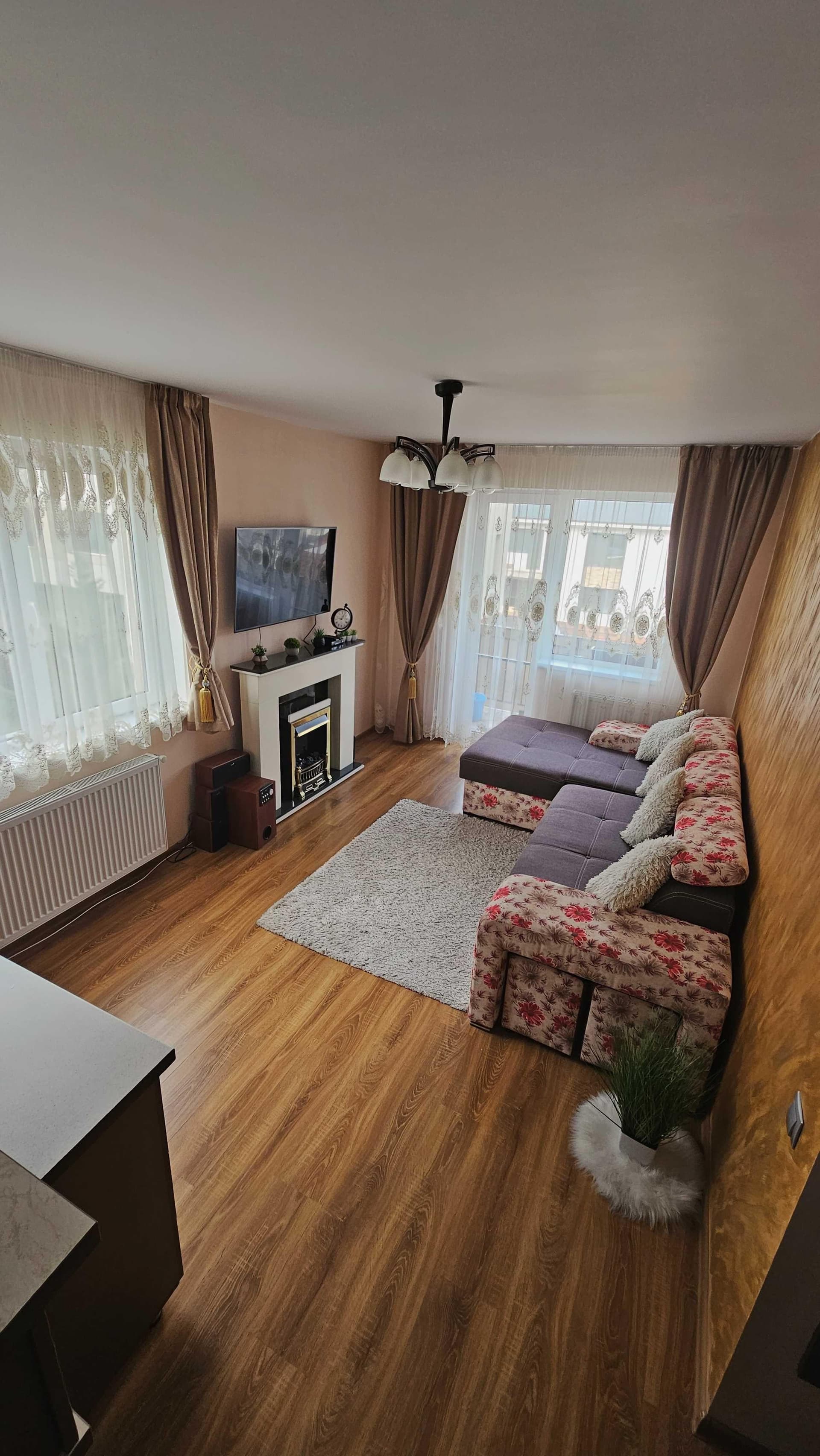 Apartament cu 3 camere EXCLUS AGENȚII IMOBILIARE! - imagine 1