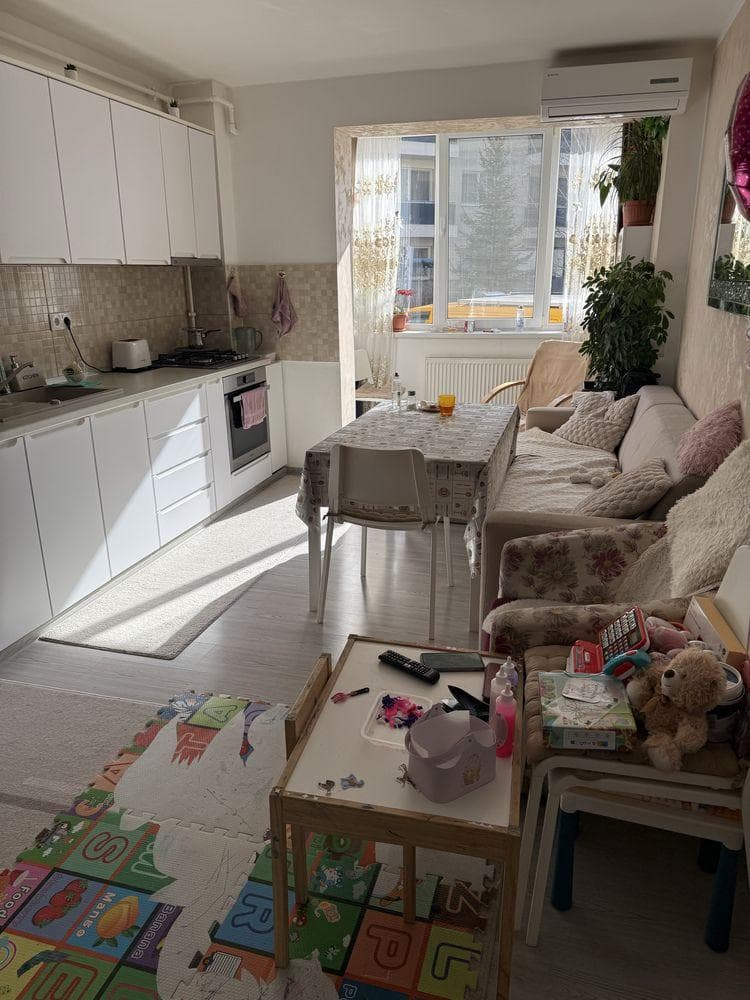 Vand Apartament 3 camere - imagine 1