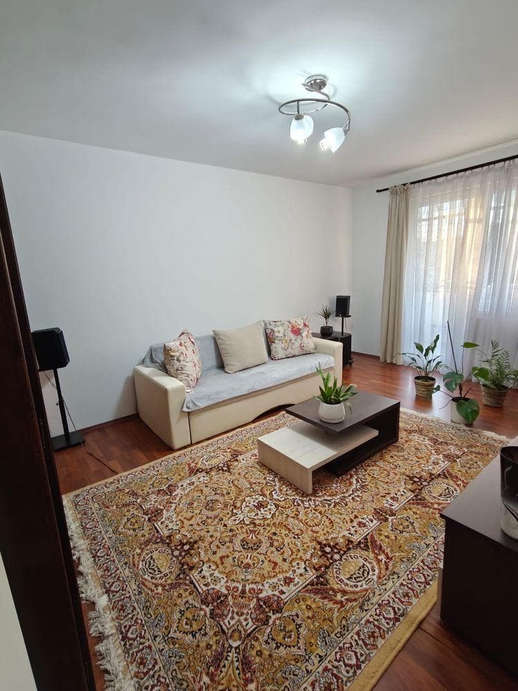 Apartament 2 camere+ garaj+ pivnita, etaj intermediar- cartier Unirii - imagine 1