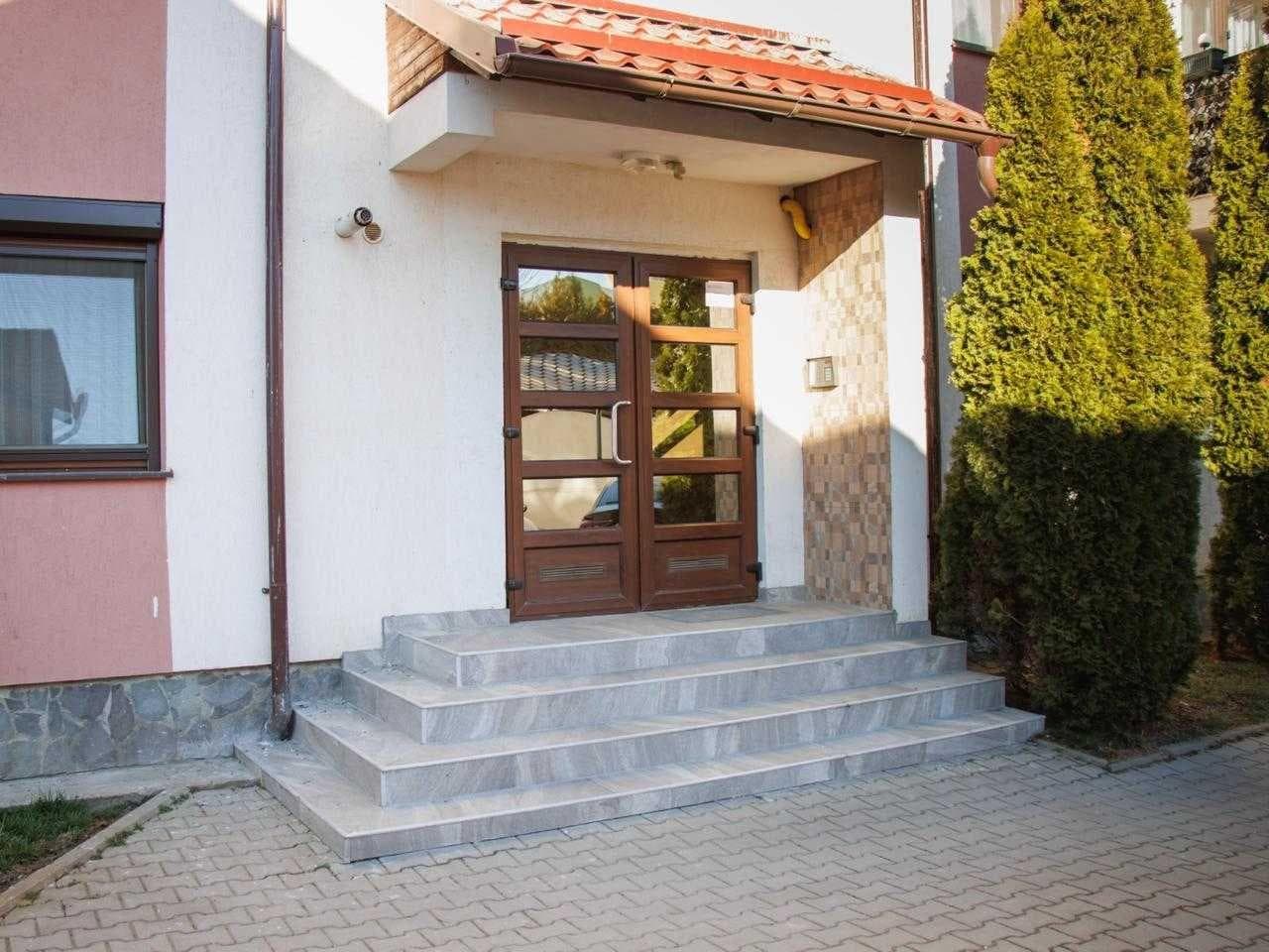 Apartament Modern 2 Camere, Renovat, în Inima Brașovului - imagine 1