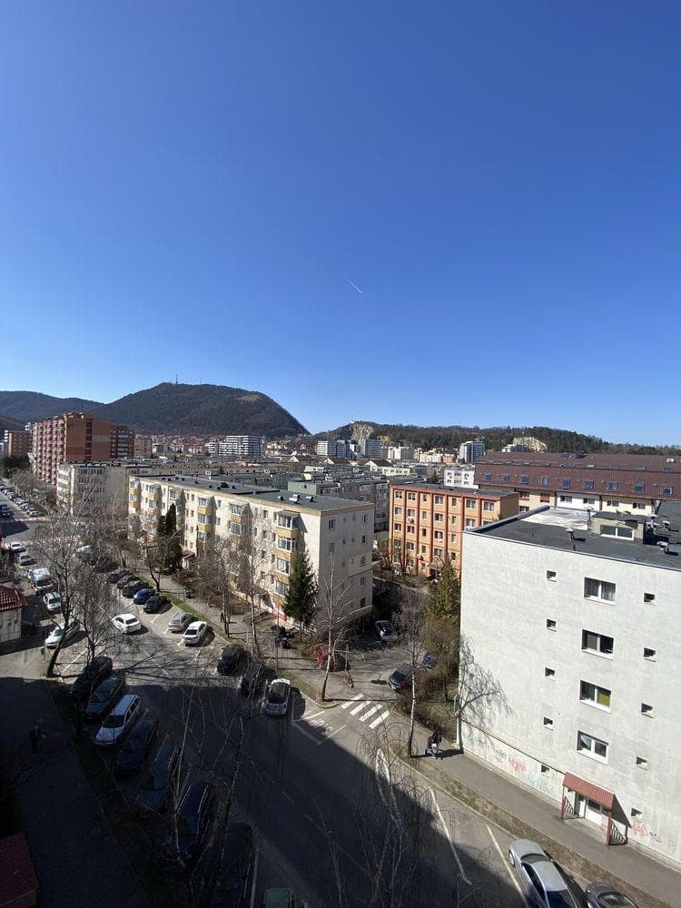 Inchiriez apartament