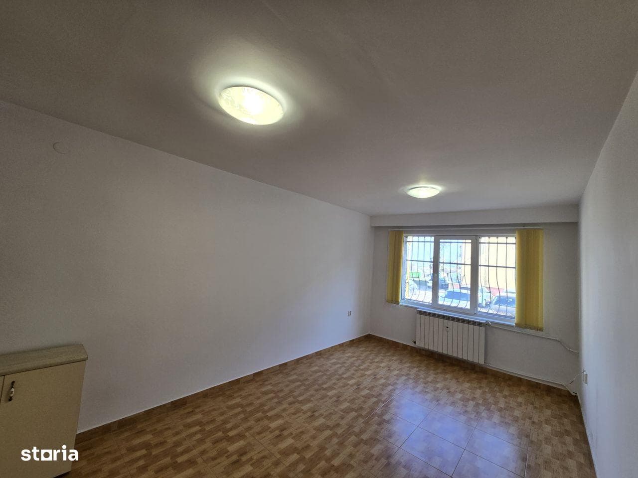 Apartament de 40,01 mp, parter, semi-mobilat, zona Far - imagine 1