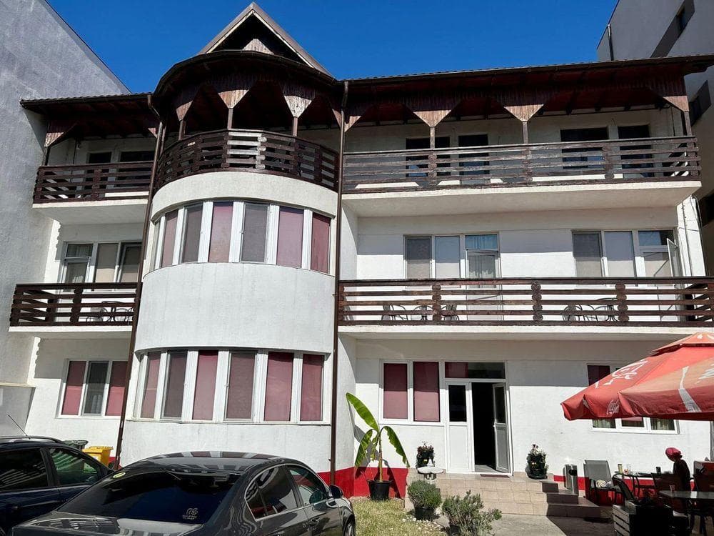 Oportunitate de investitie - Inchiriez vila in Mamaia Nord - imagine 1