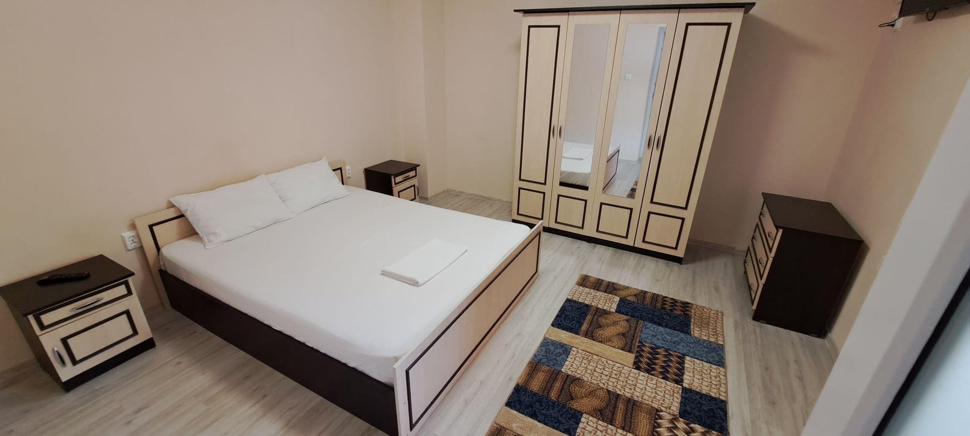 Cazare la mare.Mamaia-Reyna-3 Papuci. - imagine 1