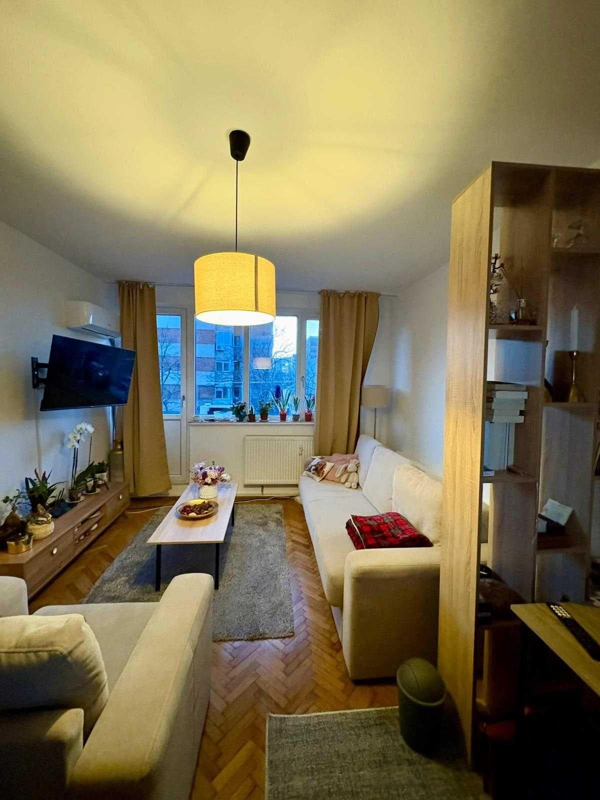 Garsonieră 29 mp, renovată, etaj 2/10, Calea București - zona Rotonda