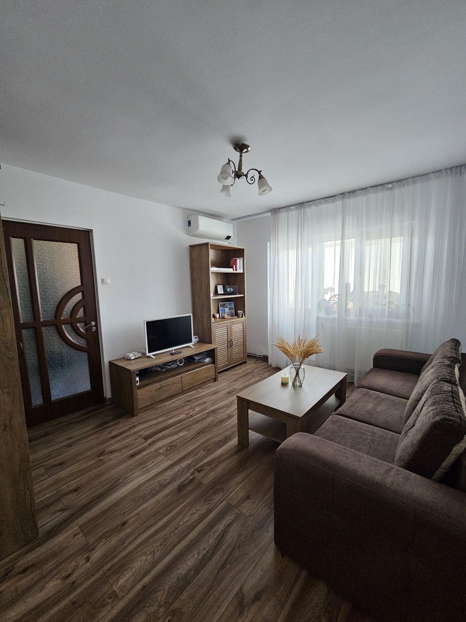 Schimb garsoniera Rovine cu apartament brazda/rovine + diferenta