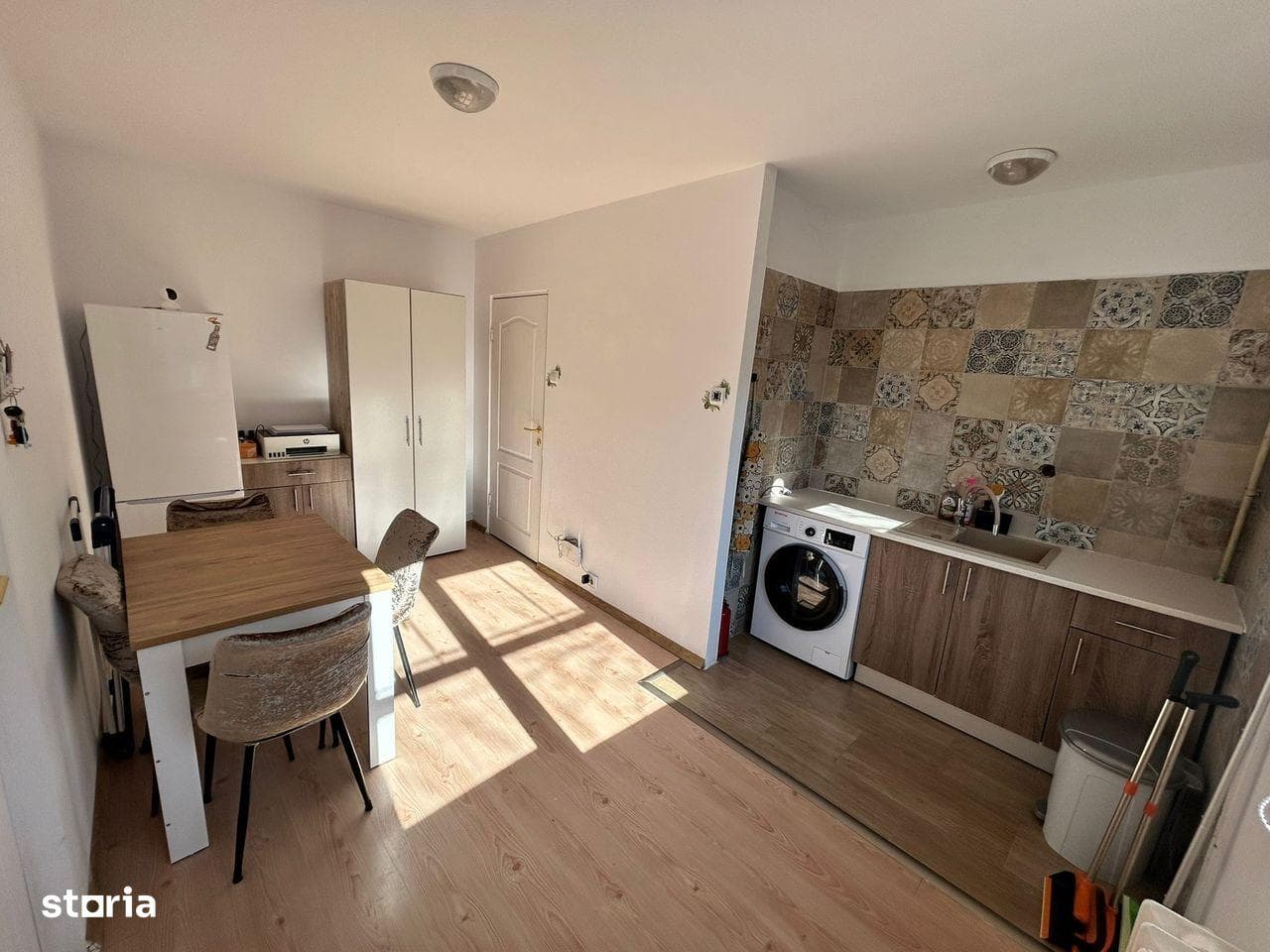 Garsonieră transformată în apartament, Valea Roșie