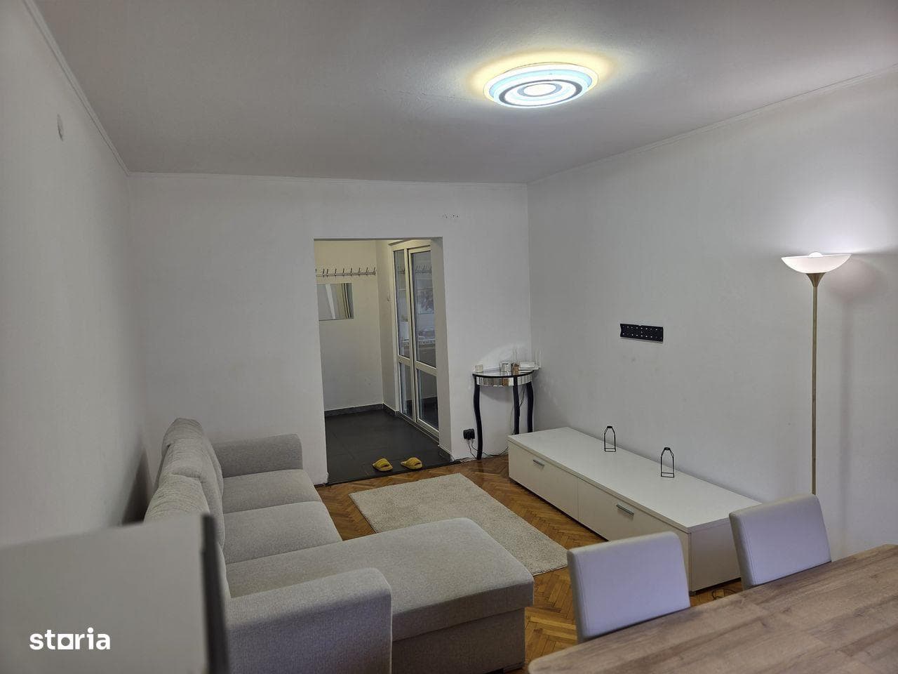 Proprietar/Apartament 3 camere,zona Piata Garii,etaj 4.