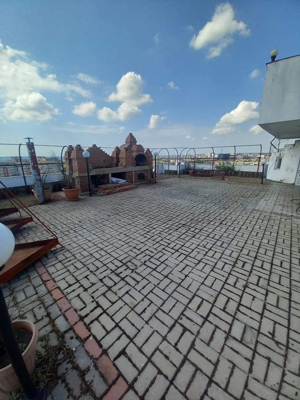 PENTHOUSE EXCLUSIVIST ÎN Craiova–761  MP   –piscina privată-KM 0 - imagine 1