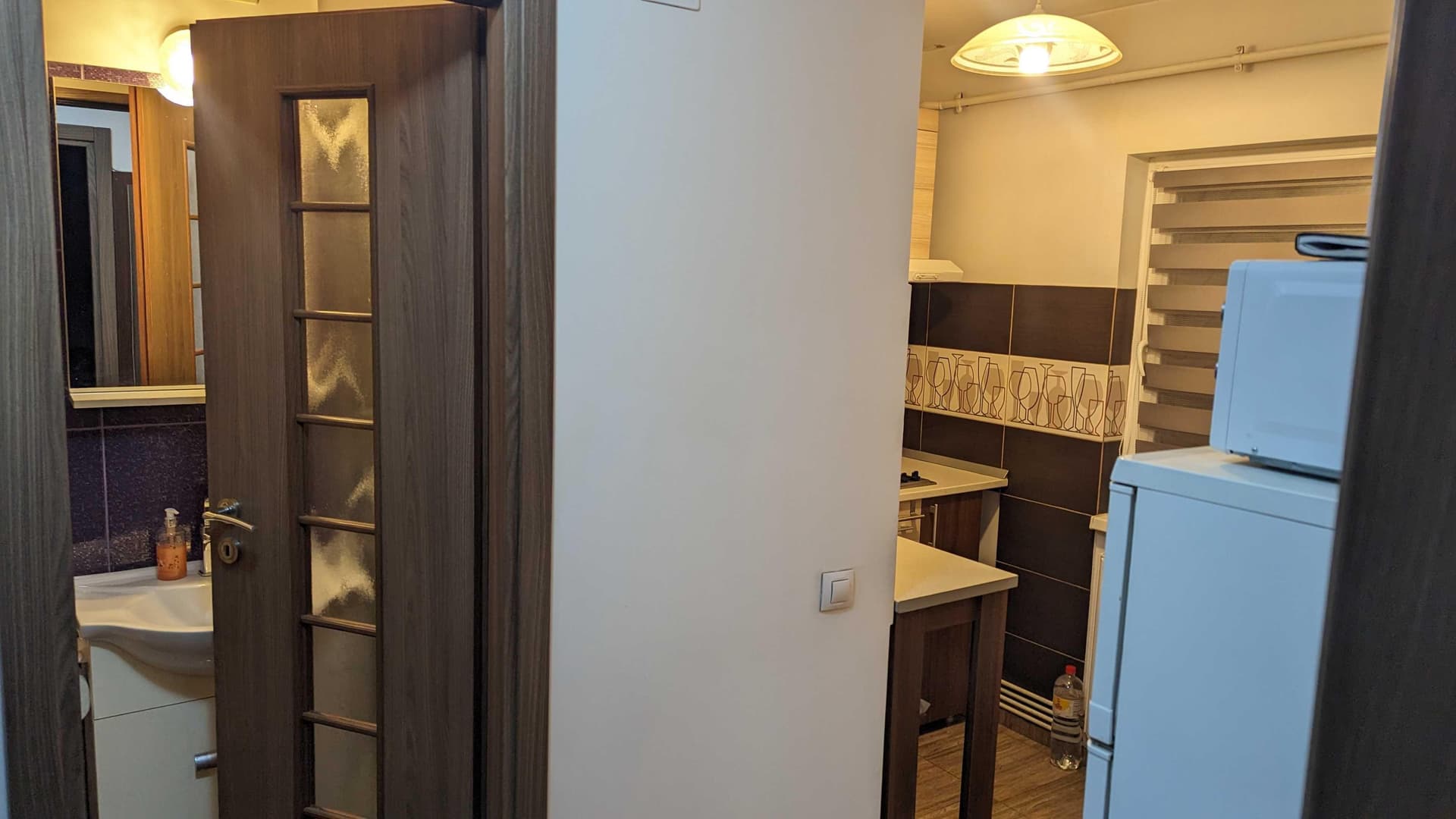 Inchriez garsoniera   decomandata  zona Gara/Brazda