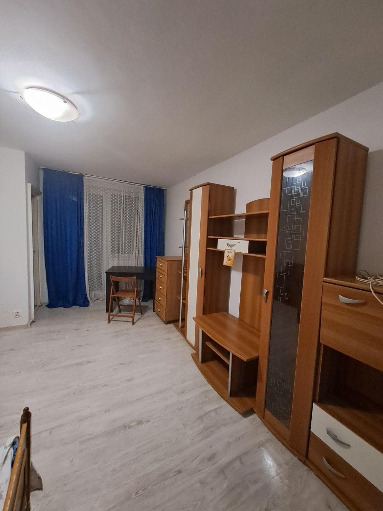 Garsoniera de închiriat