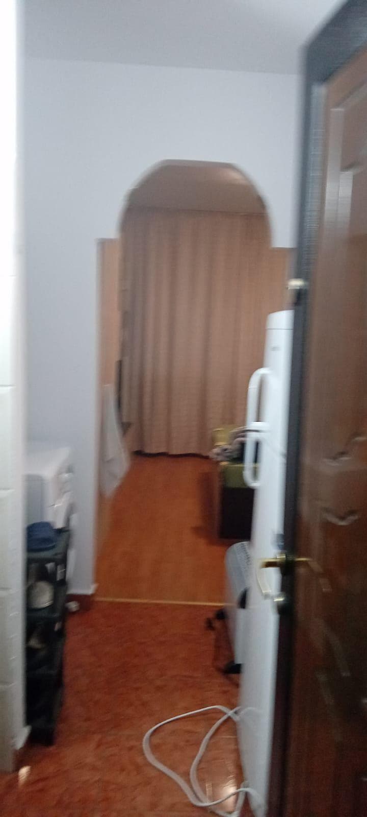 Închiriez camera camin