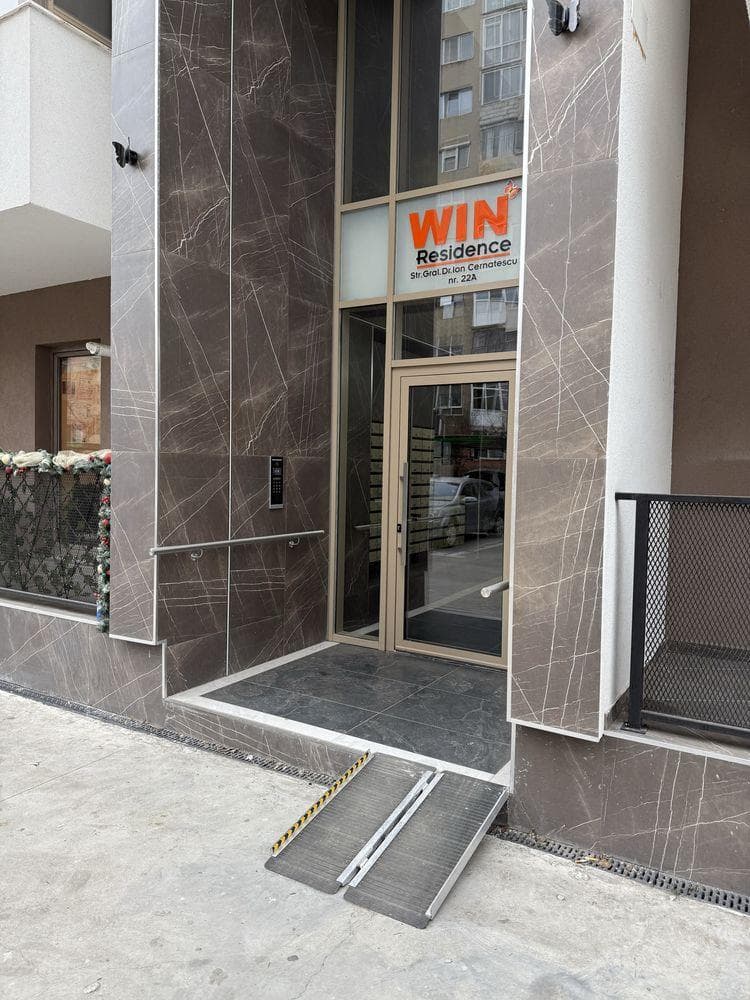 Inchiriez Garsoniera Brazda lui Novac - imagine 1