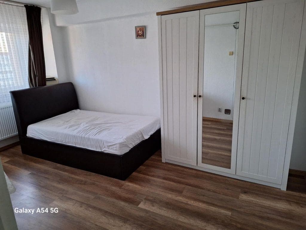 Inchieiez garsoniera