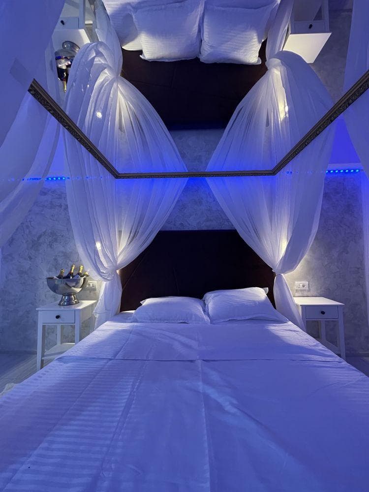 Inchiriez garsoniera  lux rovine - imagine 1