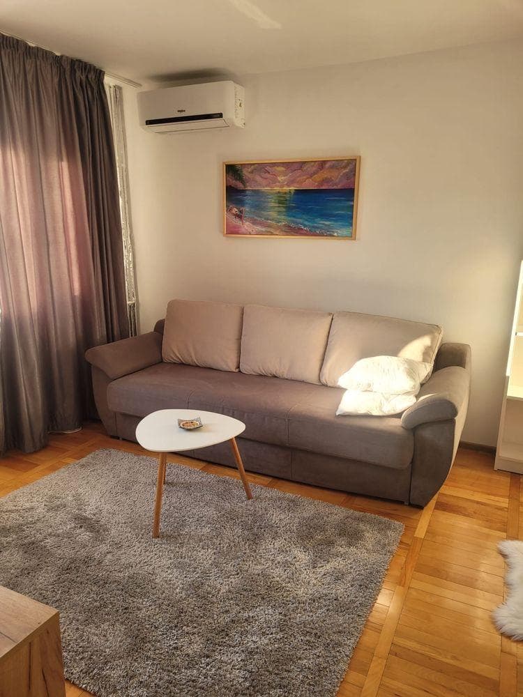 Garsoniera de inchiriat - imagine 1