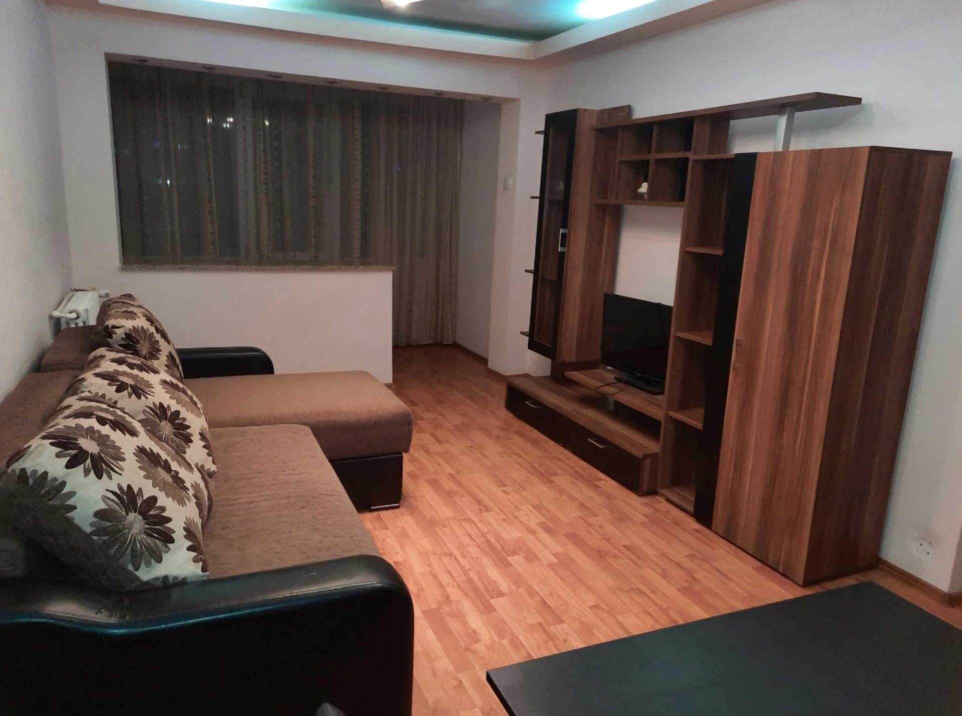 Inchiriez apartament 2 camere decomandat si mobilat Brazda - Simplon