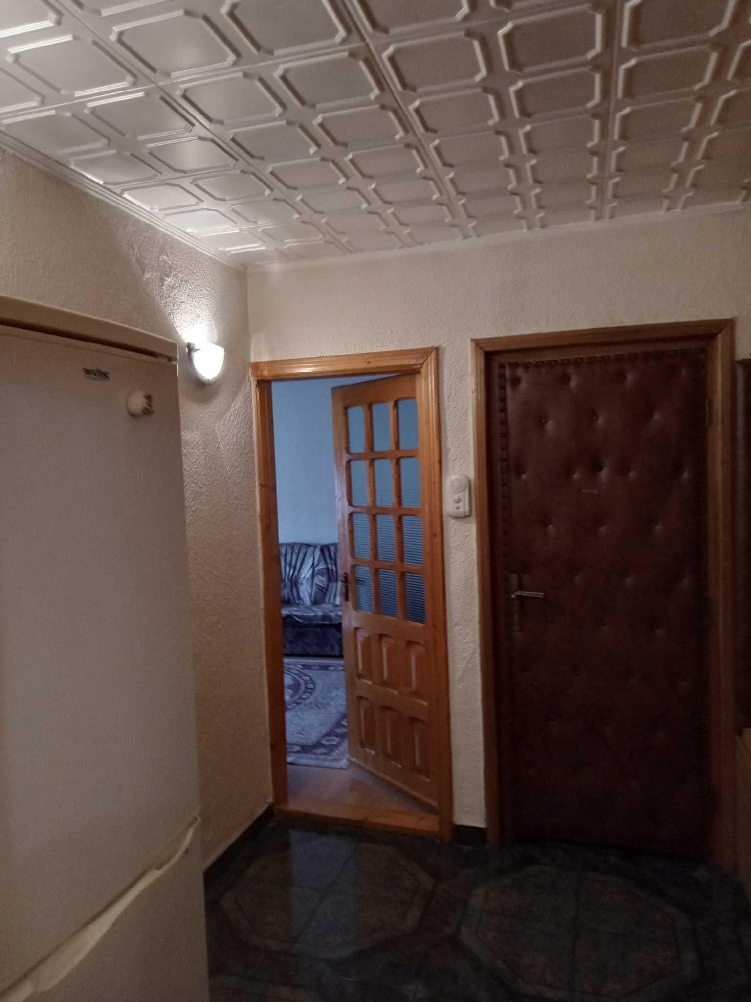 Închiriez apartament 2 camere, Sărari, 330 euro