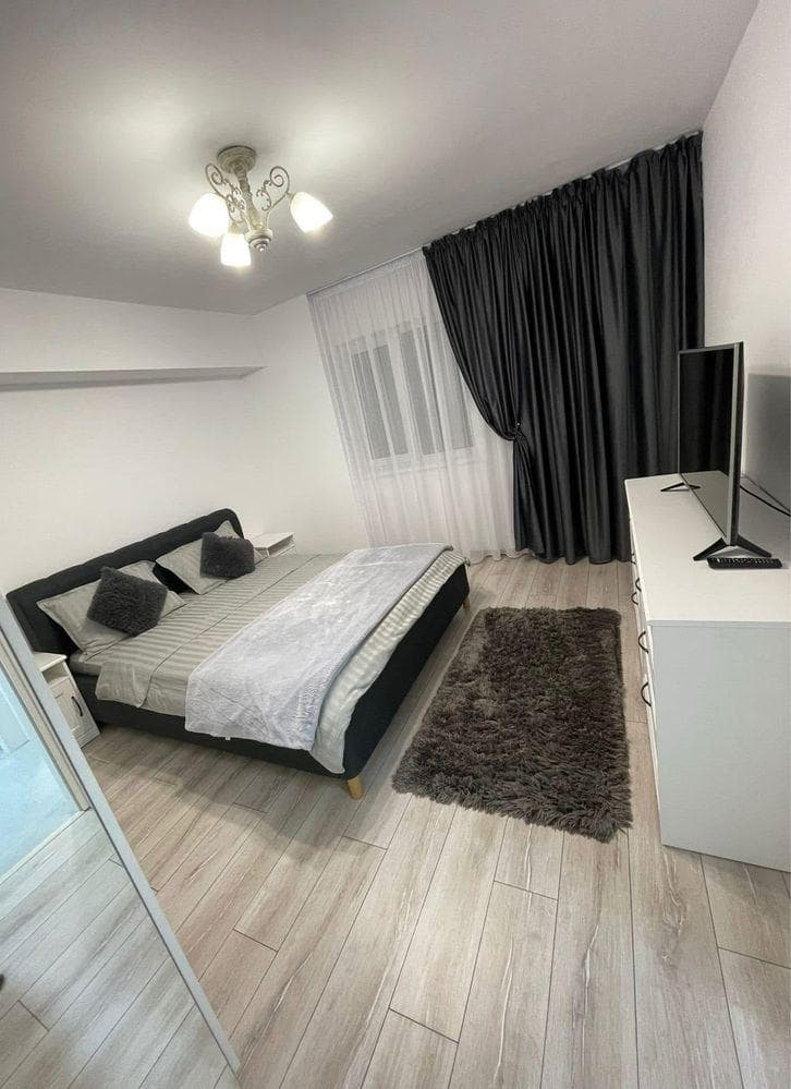 Inchiriez apartament decomandat cu 2 camere